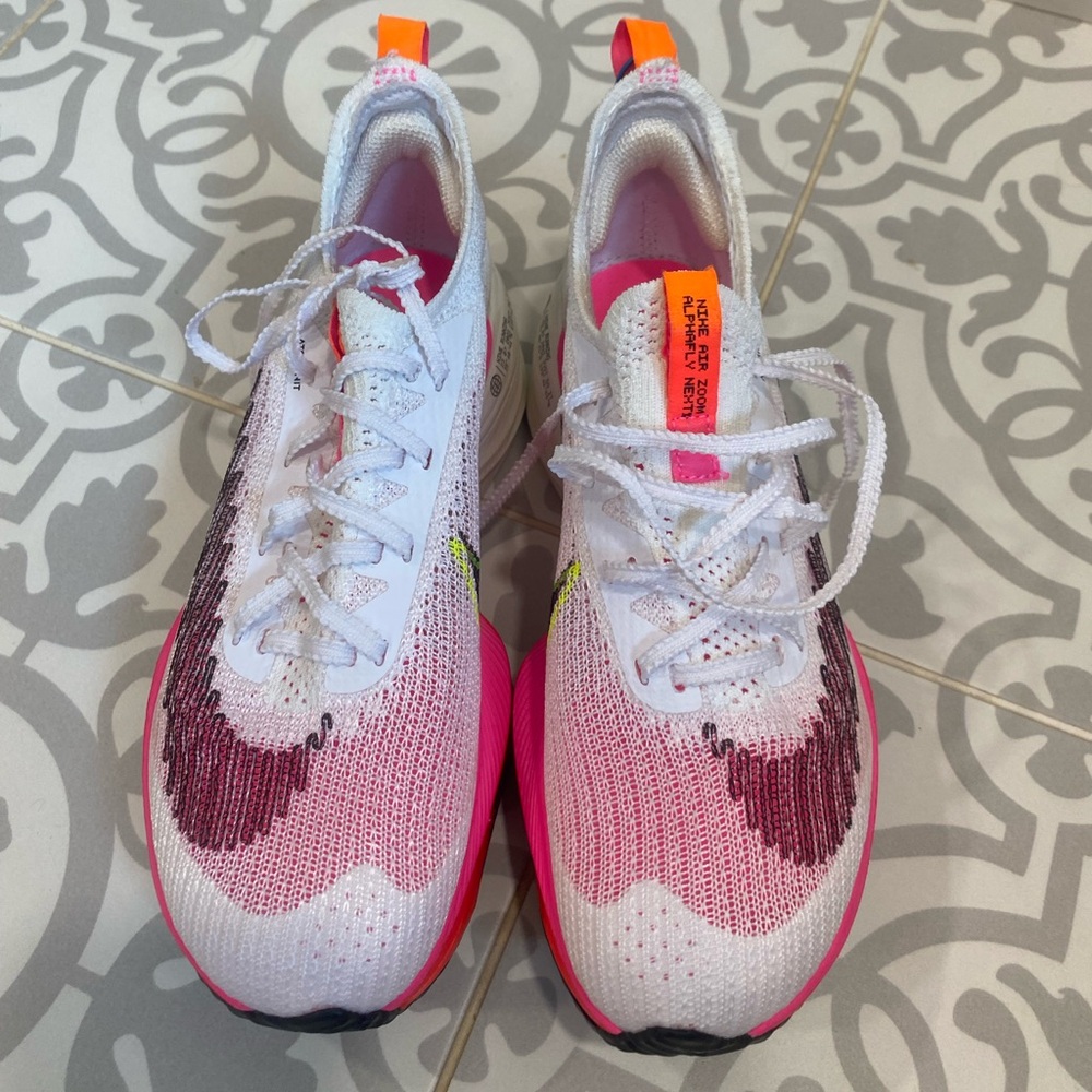 Nike Alphafly’s women’s size 6 NEW